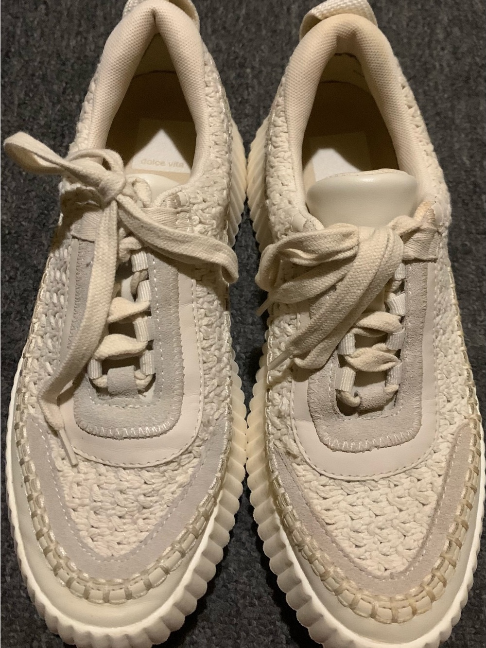 Women Dolce Vita Cream Colored Dolen Platform Sneakers Sz. 8